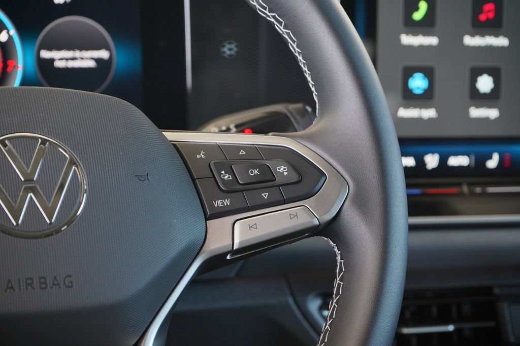 New 2026 Volkswagen Tiguan SE FWD image 19