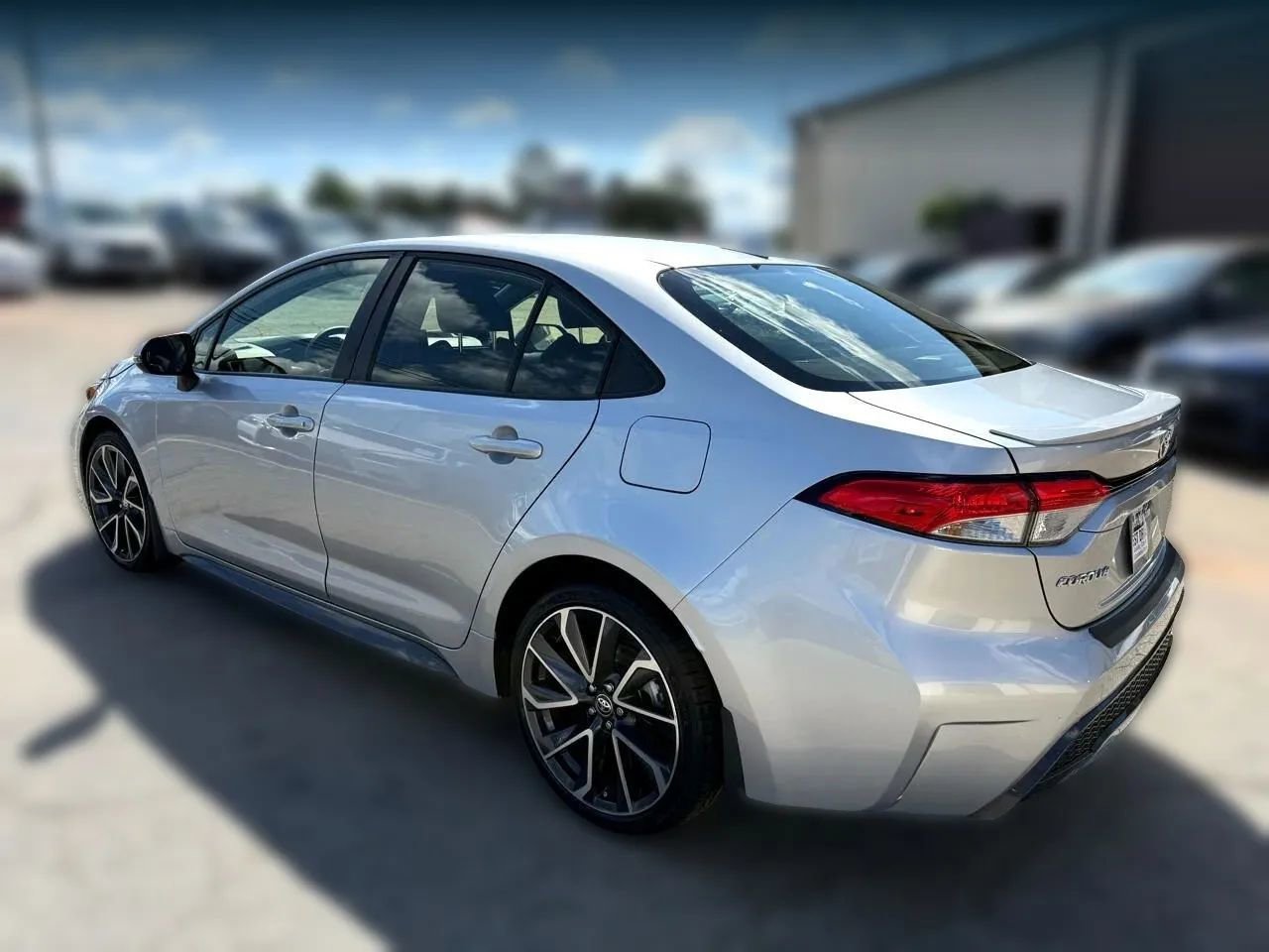 Used 2022 Toyota Corolla SE w/ SE Premium Package image 5