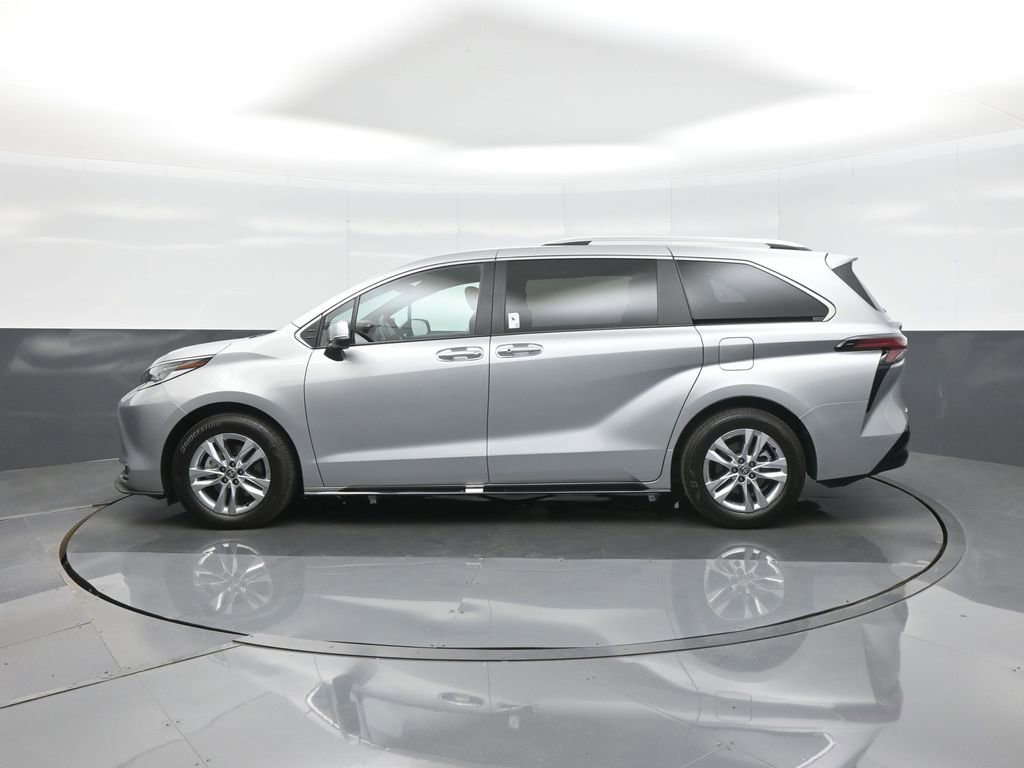 Used 2025 Toyota Sienna Limited AWD/4WD image 6
