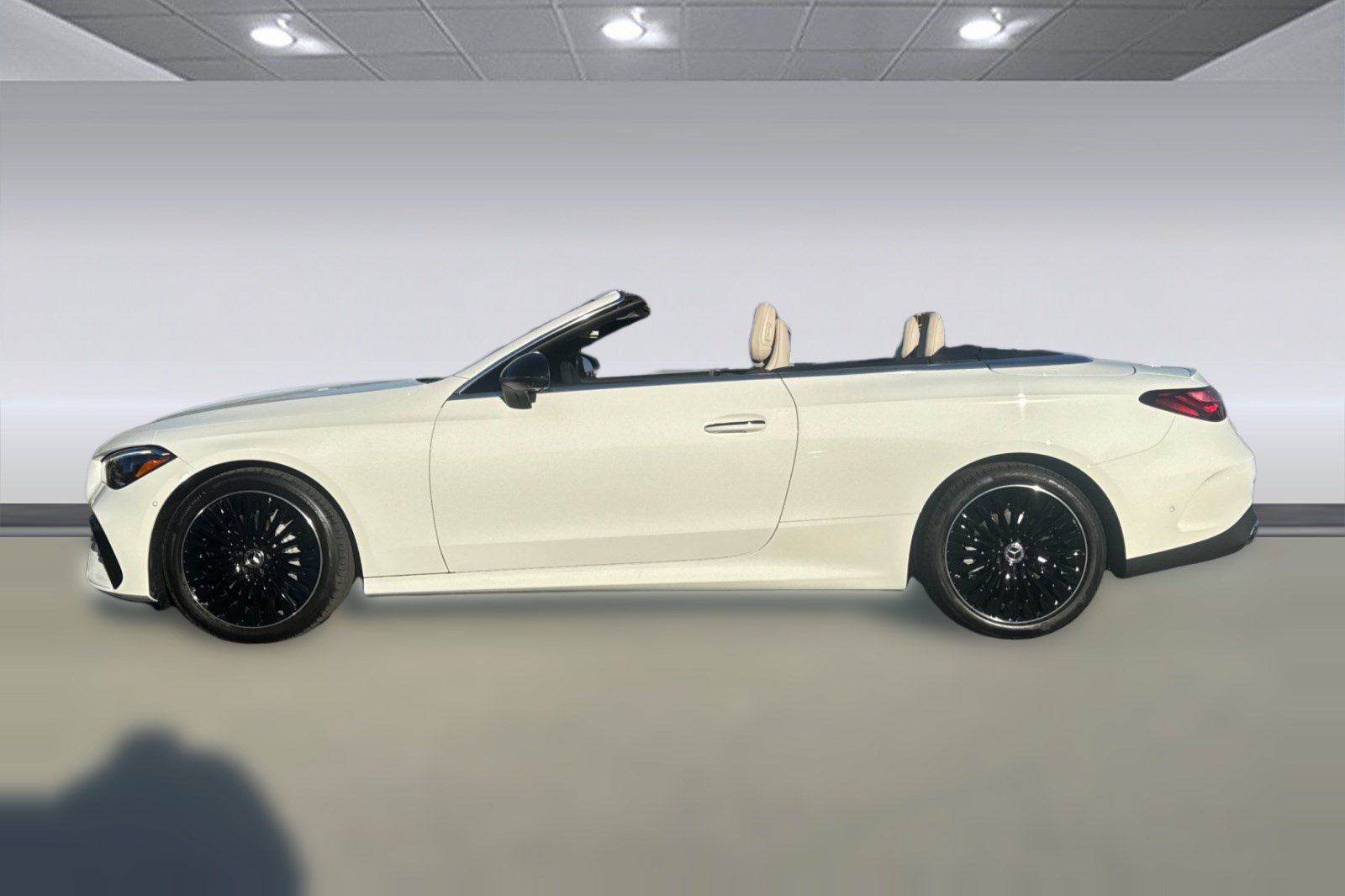 New 2027 Mercedes-Benz CLE 300 4MATIC Cabriolet image 2