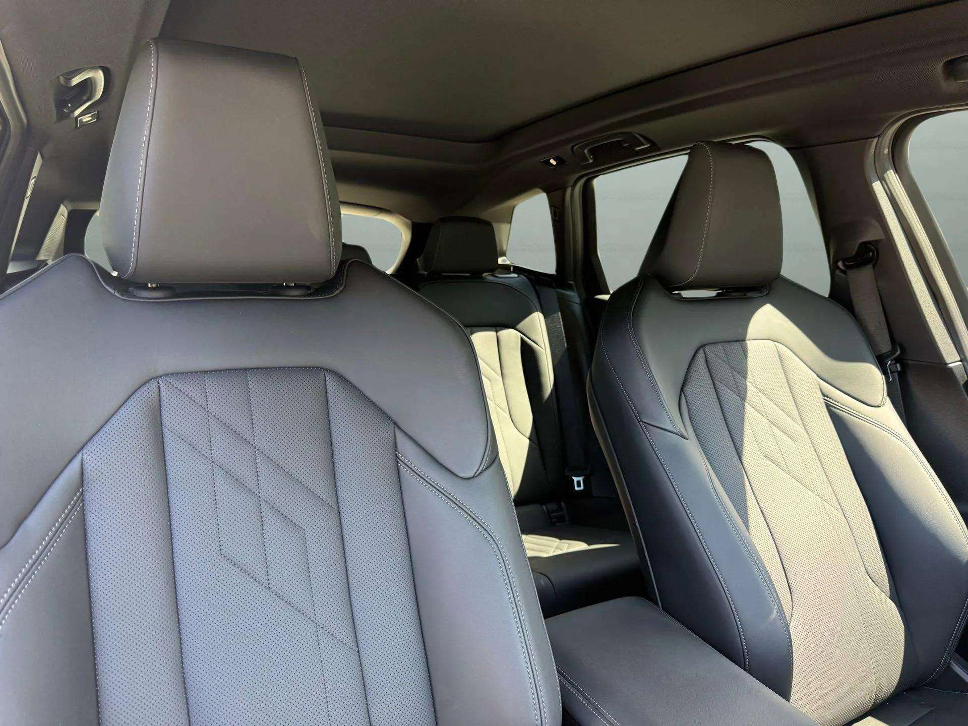 Used 2025 BMW X3 xDrive30i w/ Convenience Package image 44