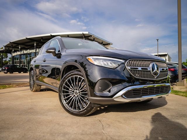 Certified 2025 Mercedes-Benz GLC 300 image 2