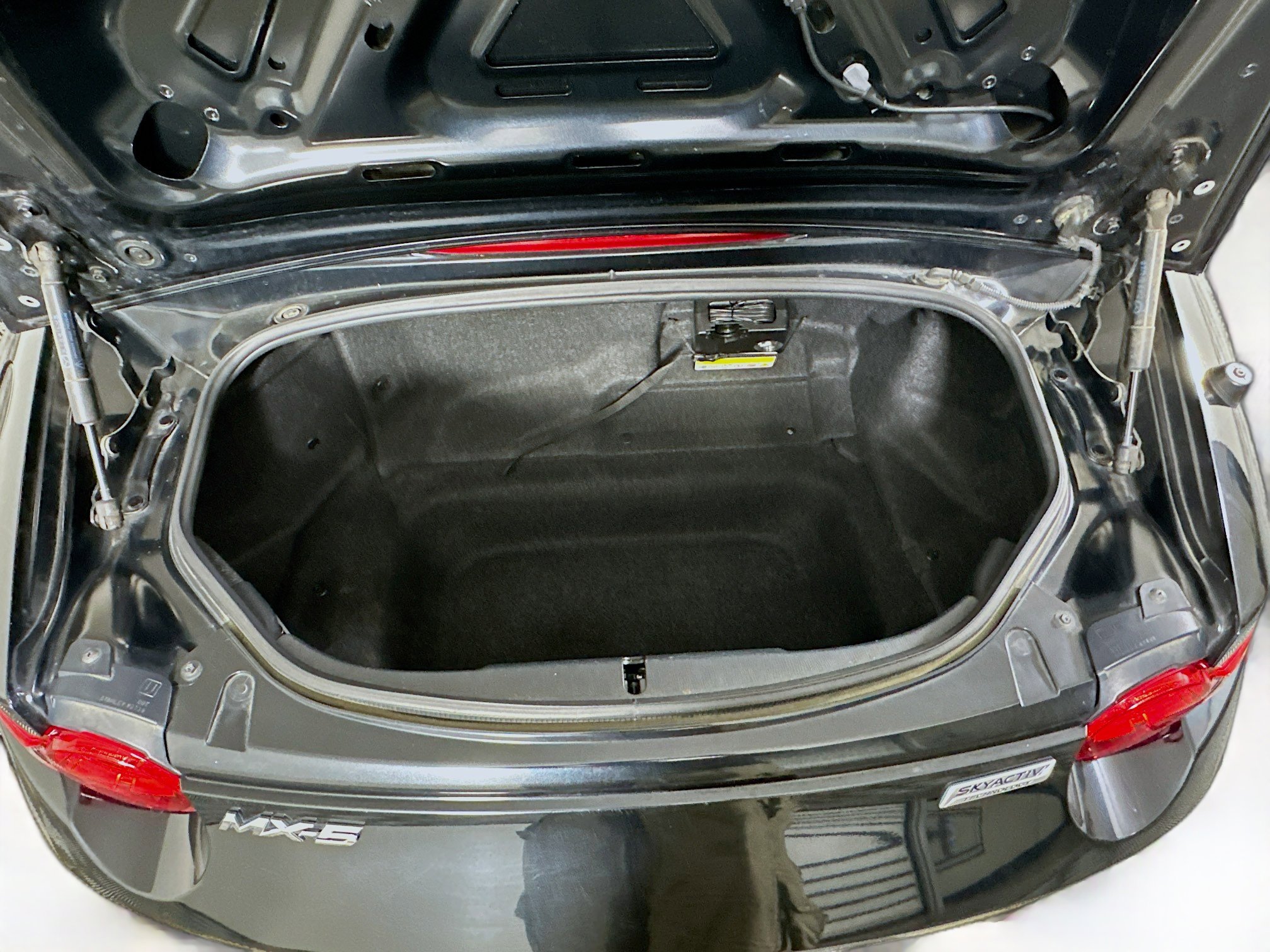 Used 2016 MAZDA MX-5 Miata Grand Touring RWD image 26