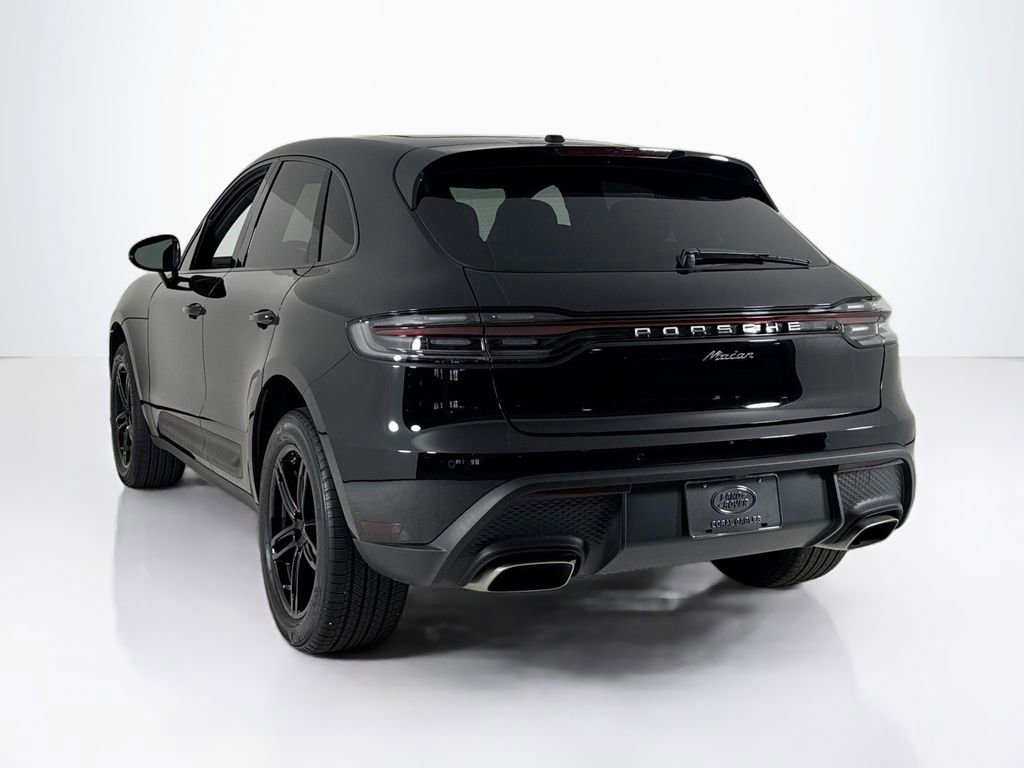 Used 2024 Porsche Macan AWD/4WD image 3