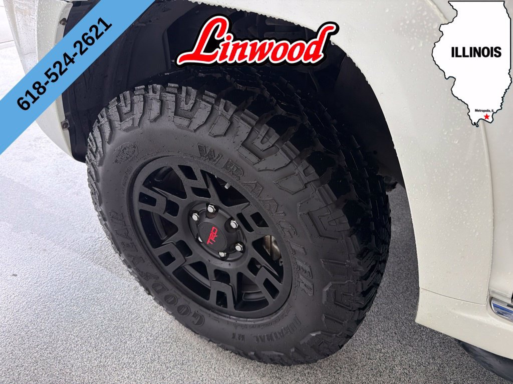 Used 2010 Toyota 4Runner SR5 w/ Convenience Pkg AWD/4WD image 2