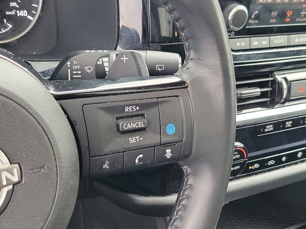 Used 2022 Nissan Pathfinder SV w/ SV Premium Package AWD/4WD image 25