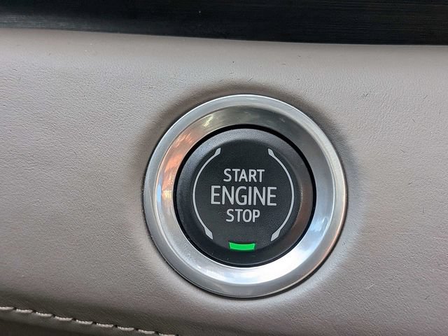 Used 2021 Cadillac Escalade Premium Luxury Platinum AWD/4WD image 33