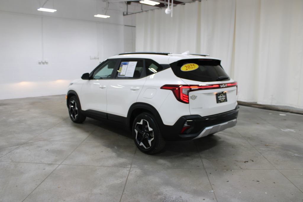 Used 2025 Kia Seltos S image 7