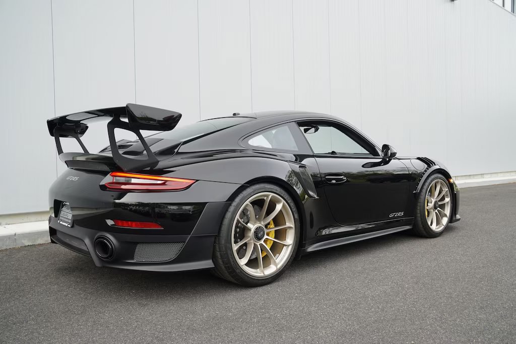 Used 2019 Porsche 911 GT2 RS RWD image 9