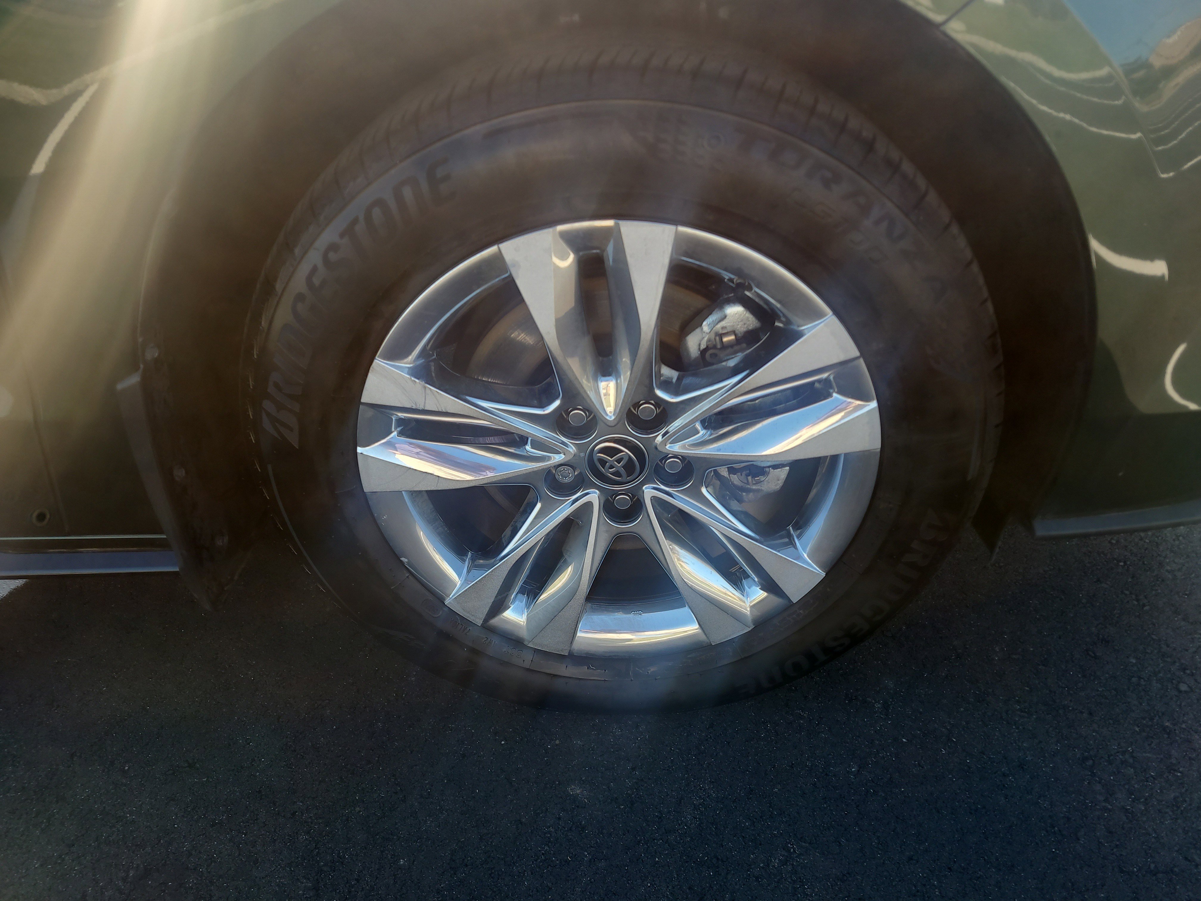 Used 2025 Toyota Sienna Limited image 13