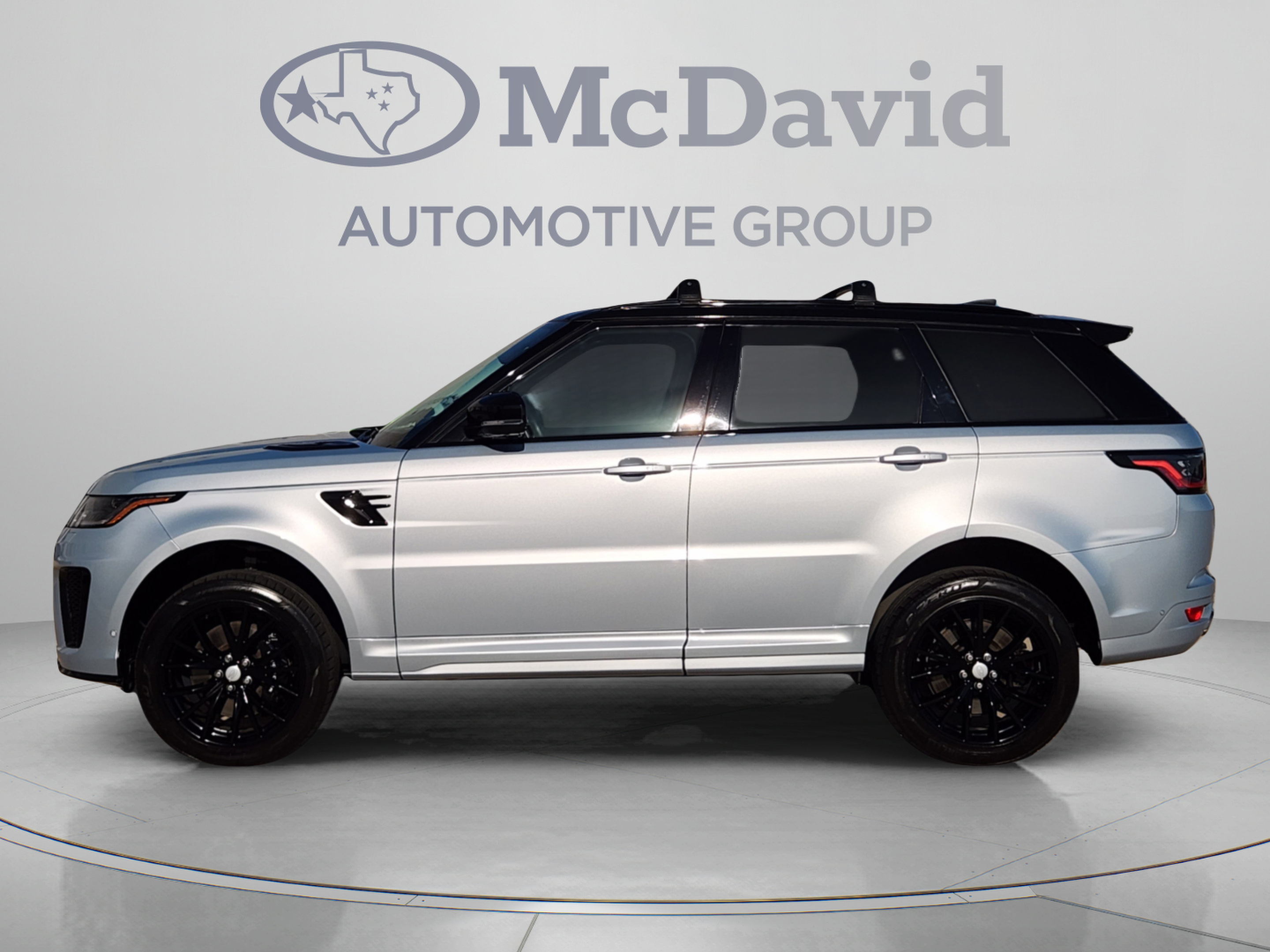 Used 2022 Land Rover Range Rover Sport SVR AWD/4WD image 2