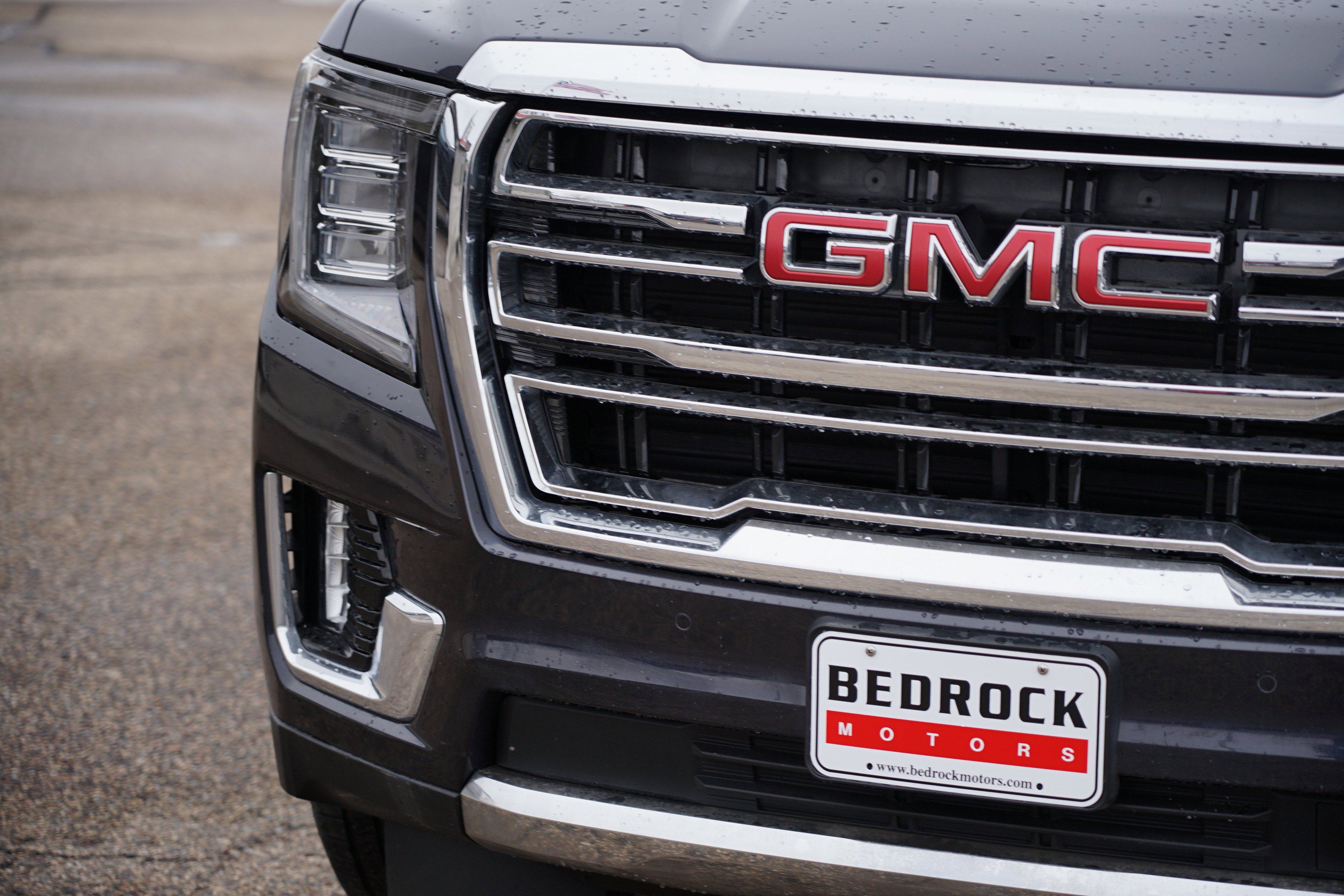 Used 2023 GMC Yukon XL SLT image 9