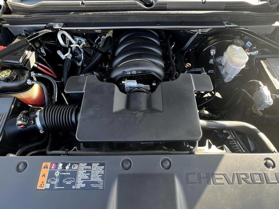 Used 2020 Chevrolet Suburban LT image 12