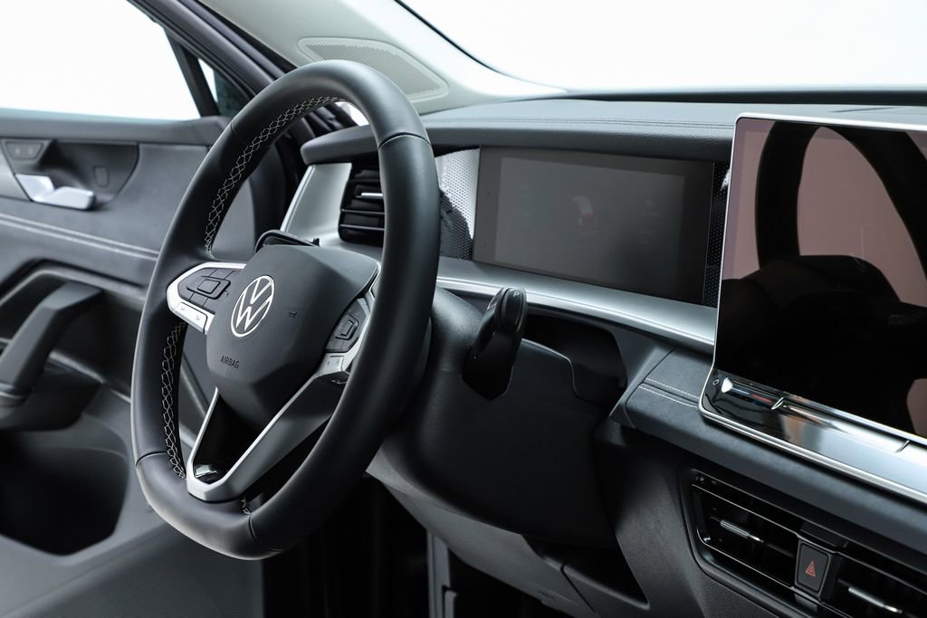 New 2026 Volkswagen Tiguan SE image 35