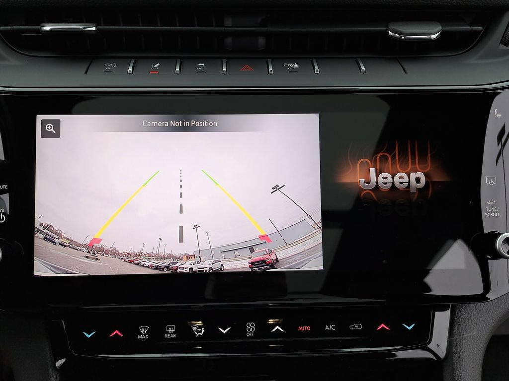 New 2026 Jeep Grand Cherokee Limited w/ Limited Altitude Package AWD/4WD image 24