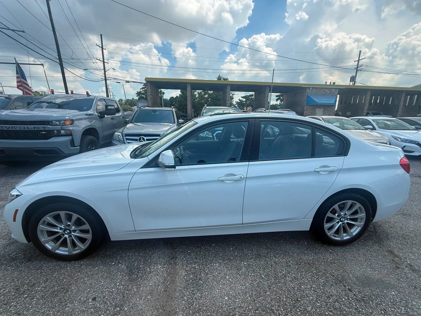 Used 2016 BMW 320i Sedan RWD image 4