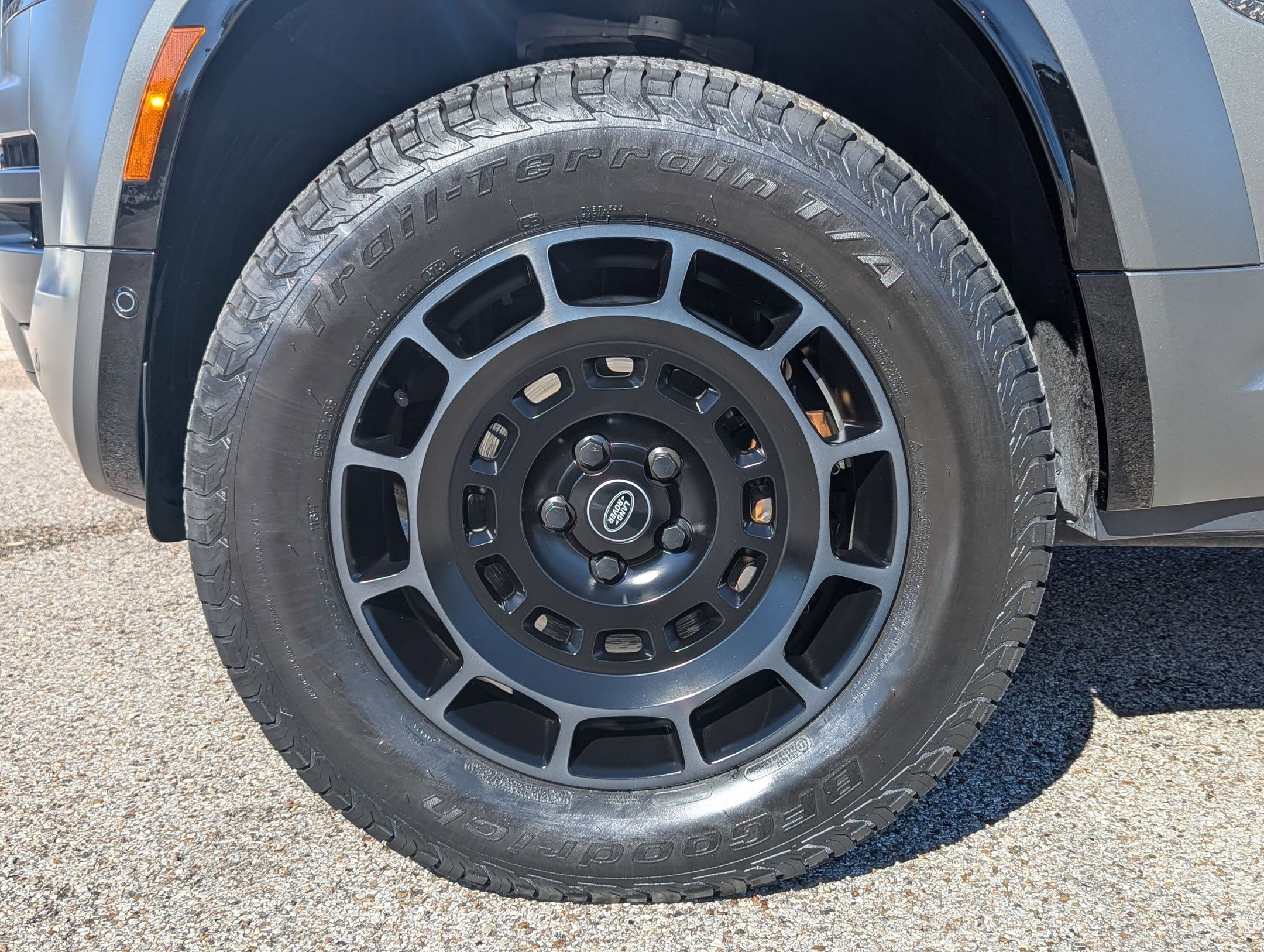 Certified 2025 Land Rover Defender 110 image 11