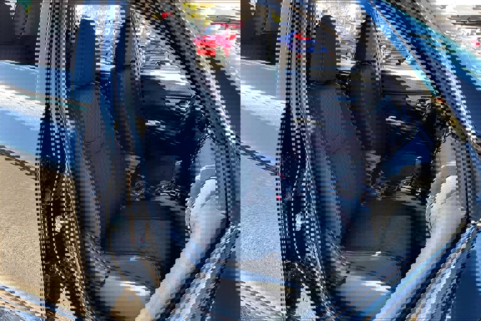 Used 2018 Nissan Rogue SV image 9