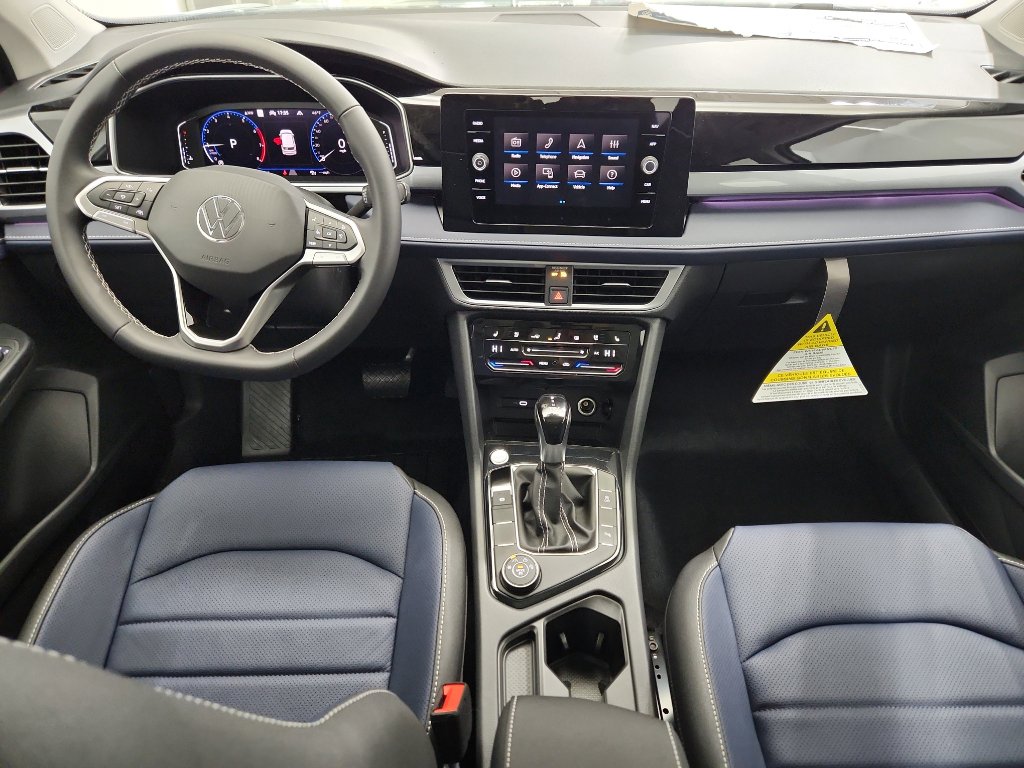 New 2026 Volkswagen Taos SEL image 7