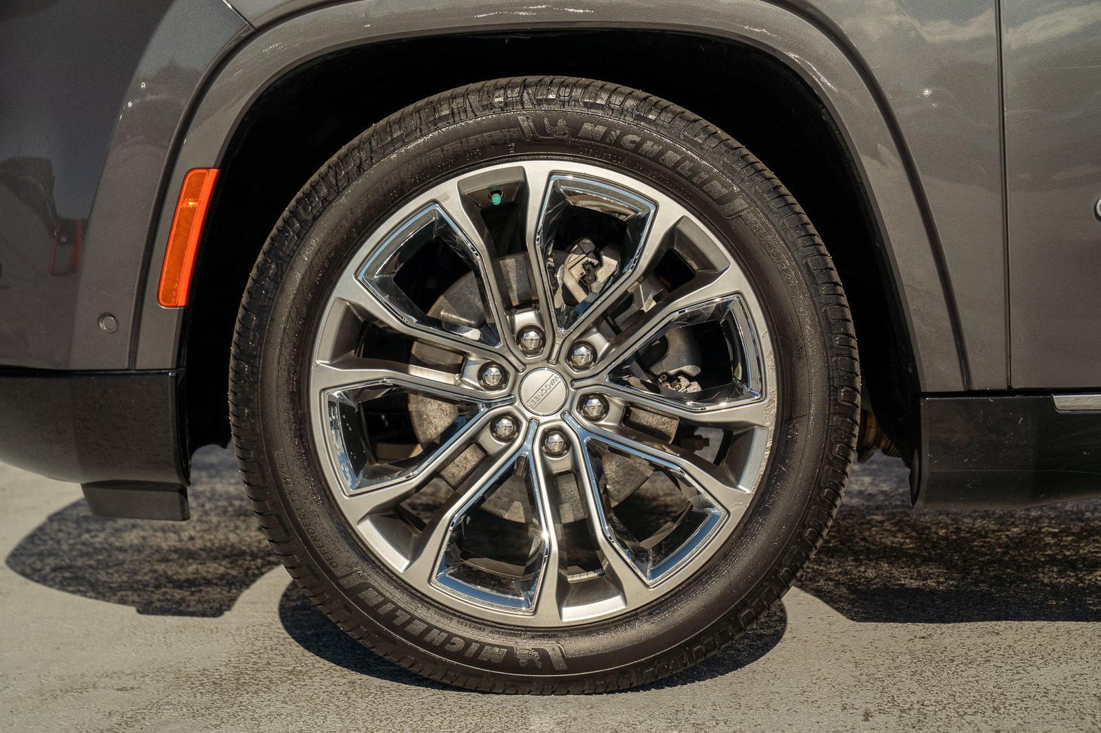 Used 2023 Jeep Grand Wagoneer Series II AWD/4WD image 12