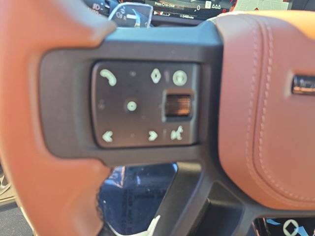 Used 2025 Land Rover Defender 110 image 19