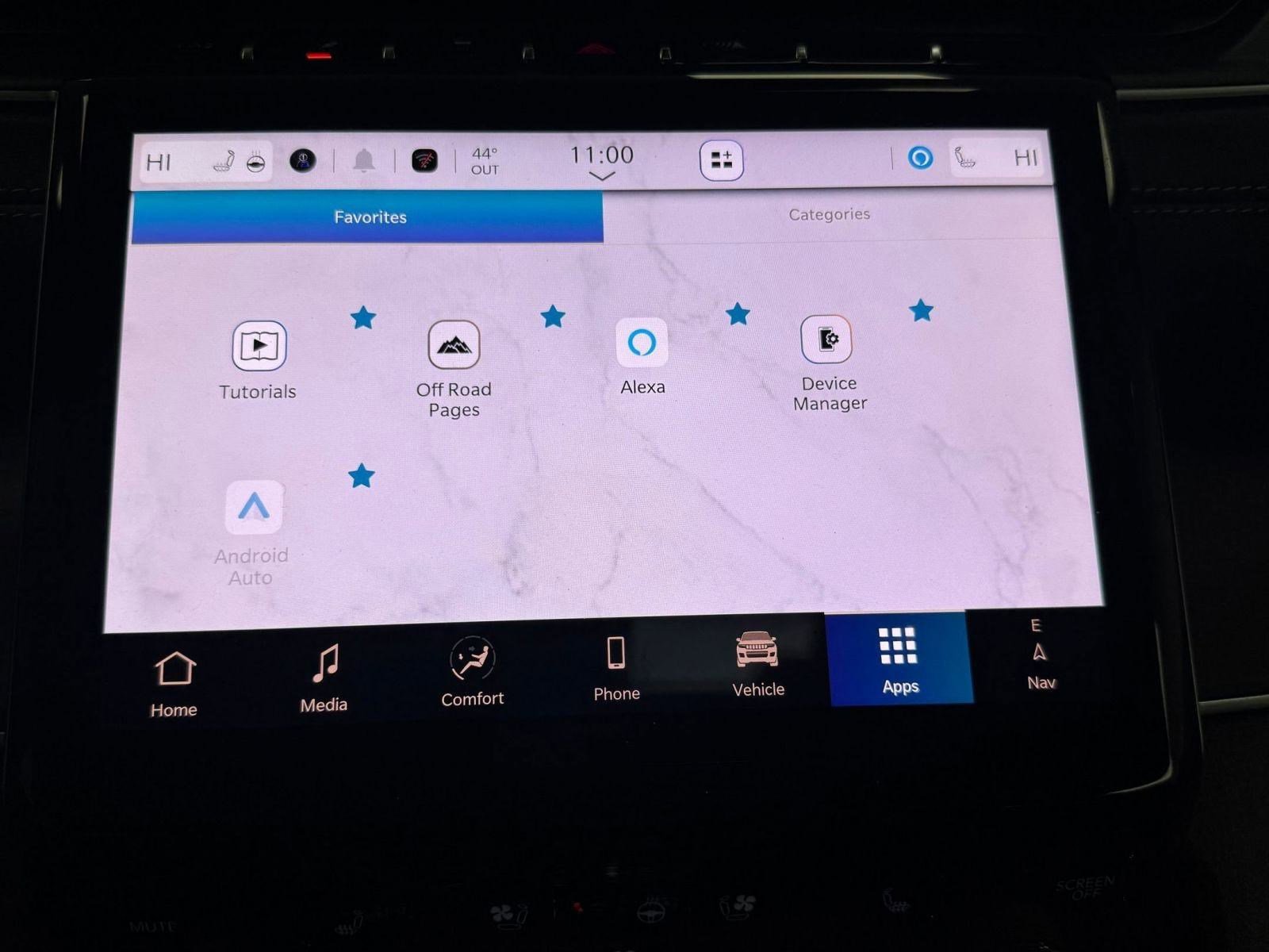 Used 2025 Jeep Grand Cherokee Limited w/ Luxury Tech Group II image 20