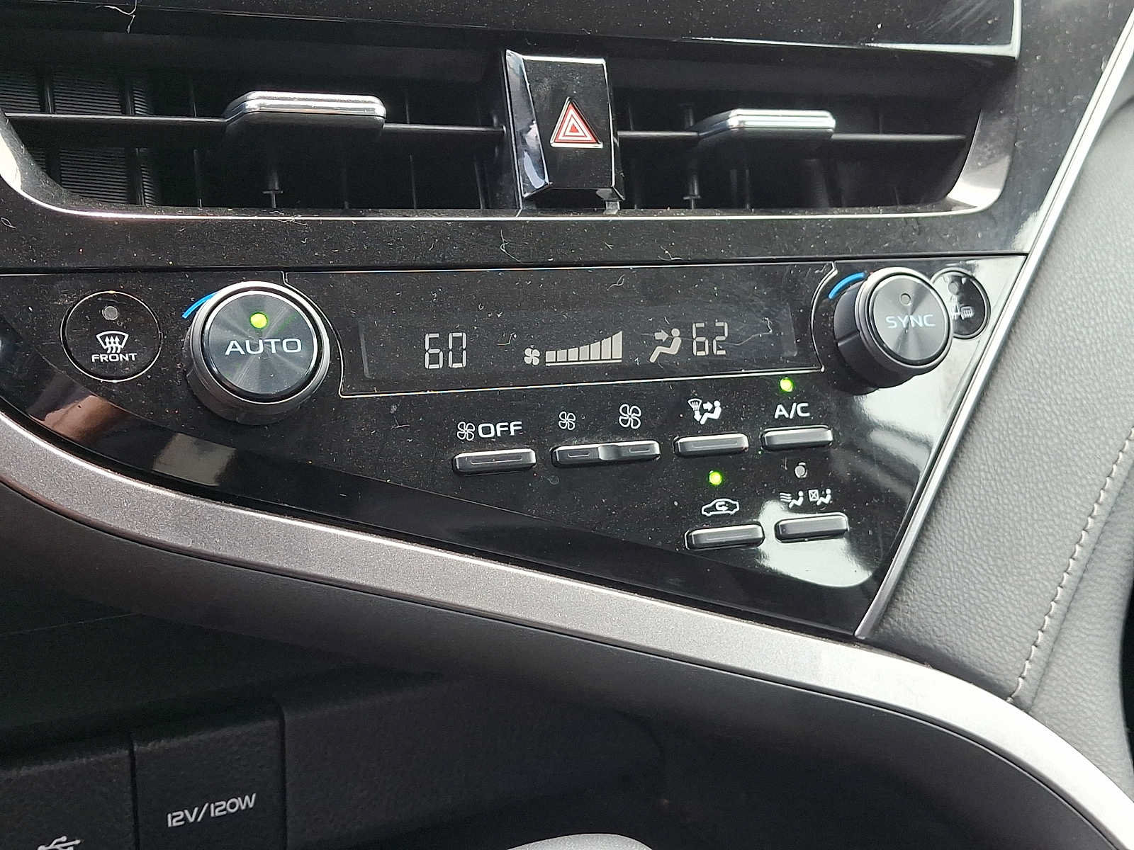 Used 2023 Toyota Camry XLE FWD image 15