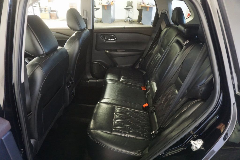 Used 2021 Nissan Rogue Platinum image 25