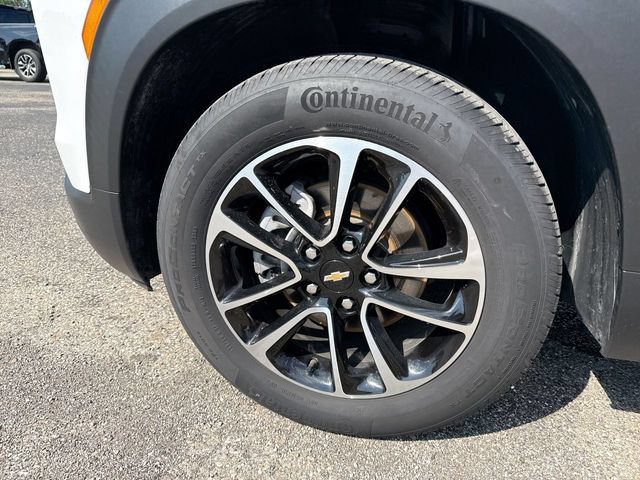 Used 2024 Chevrolet TrailBlazer LT w/ LT Cold Weather Package FWD image 10