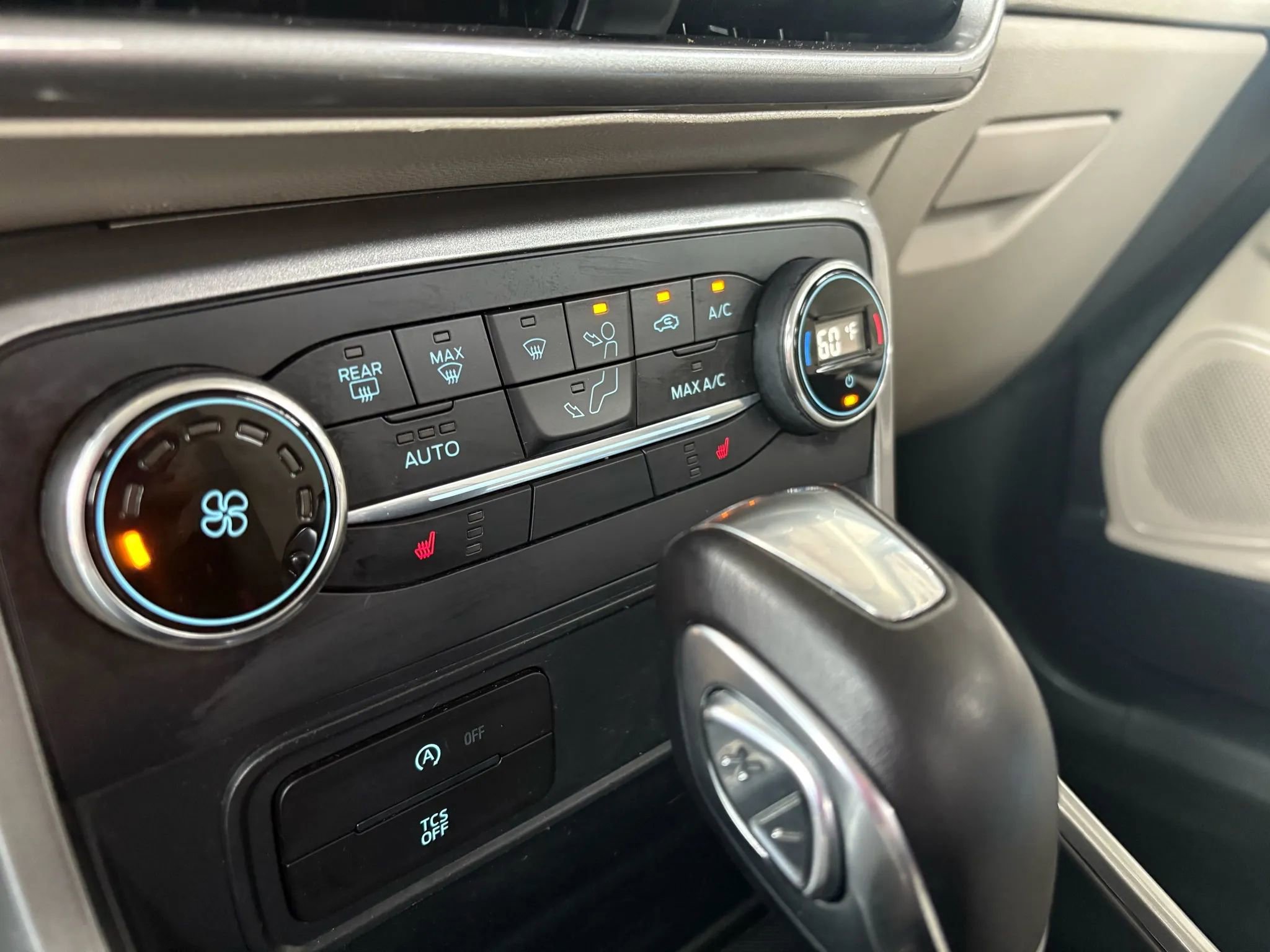 Used 2018 Ford EcoSport SE w/ SE Convenience Package image 80