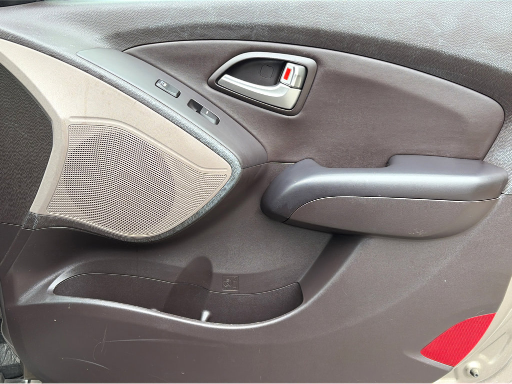 Used 2013 Hyundai Tucson Limited AWD/4WD image 19