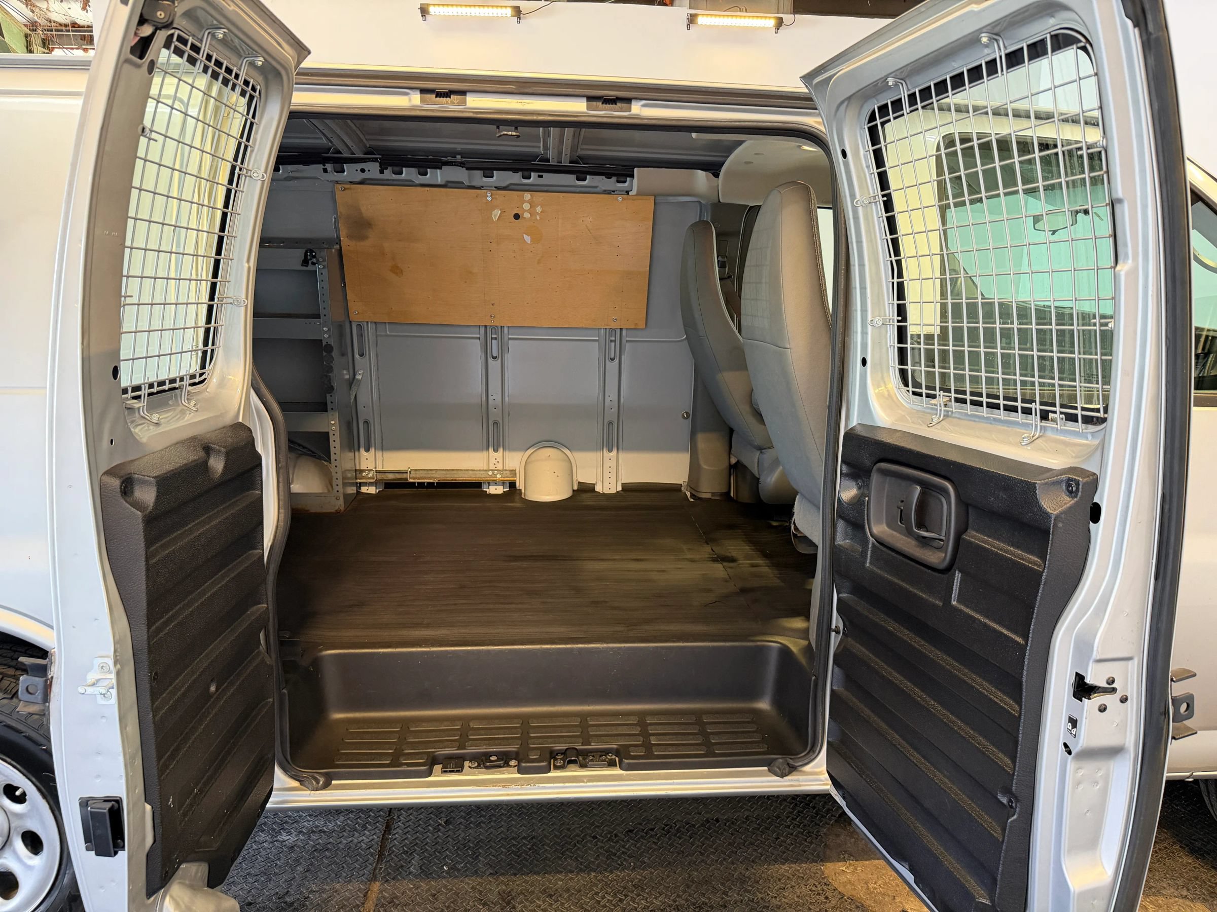 Used 2012 Chevrolet Express 1500 AWD w/ Power Package image 22