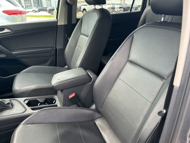 Used 2019 Volkswagen Tiguan SE w/ Panoramic Sunroof Package FWD image 32