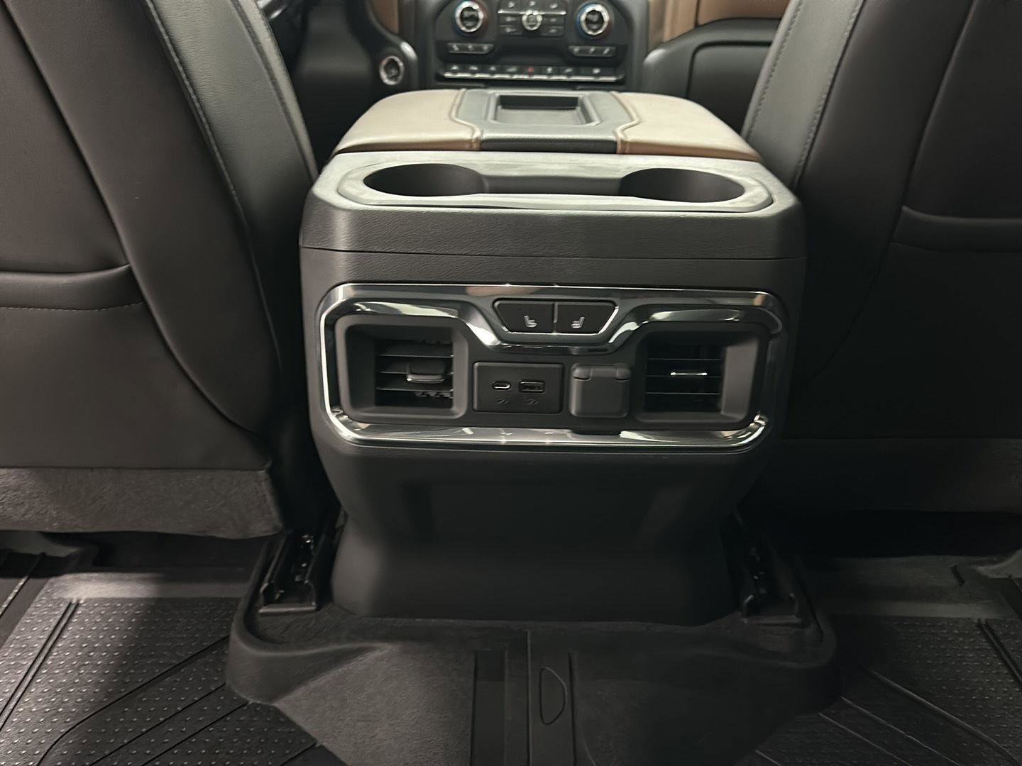 Used 2020 Chevrolet Silverado 1500 High Country w/ Technology Package AWD/4WD image 21