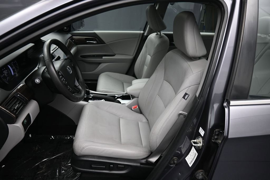 Certified 2017 Honda Accord EX-L image 19
