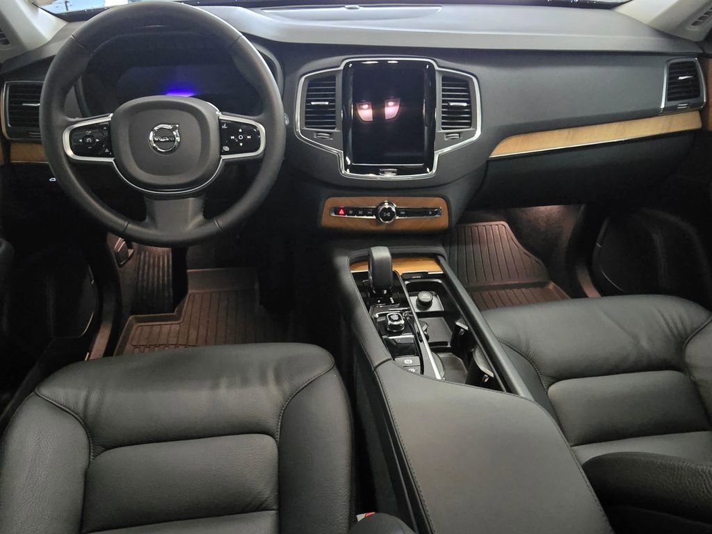 Certified 2025 Volvo XC90 B6 Core w/ Climate Package image 18
