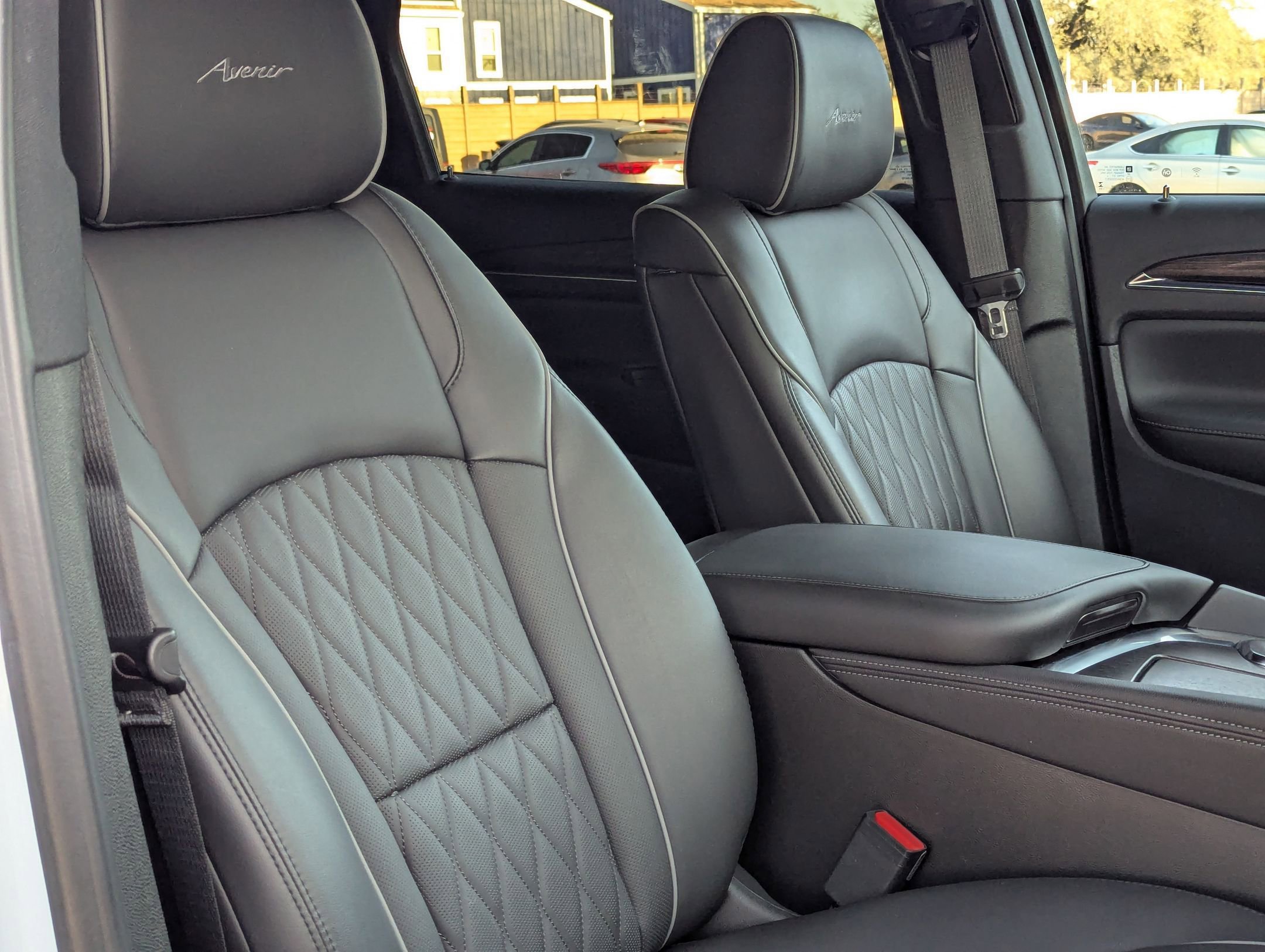 Used 2024 Buick Enclave Avenir w/ Avenir Technology Package image 30