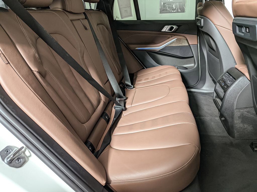 Certified 2022 BMW X5 xDrive45e w/ Parking Assistance Package image 40