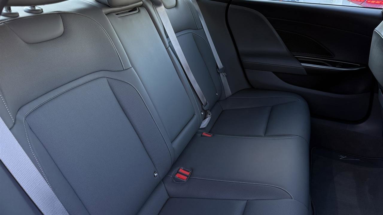 Used 2024 Lucid Air Touring image 37