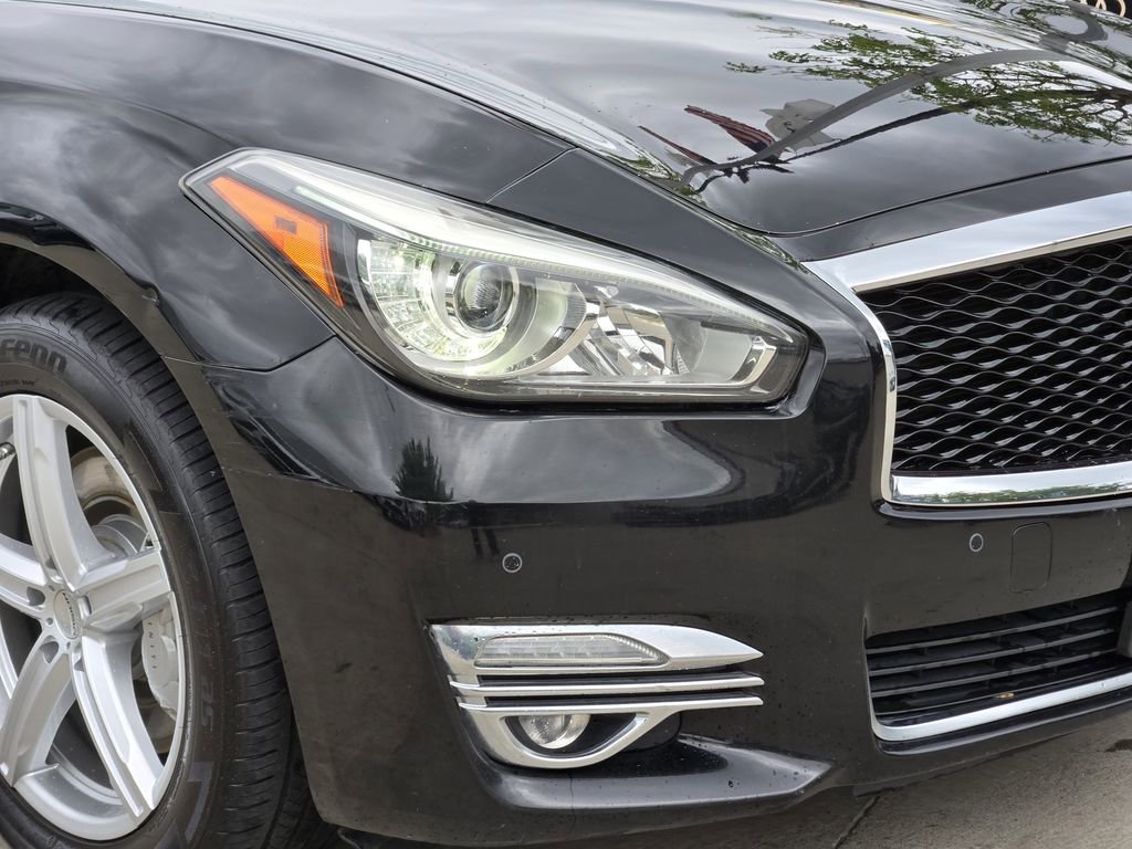 Used 2017 INFINITI Q70 L 3.7 image 12