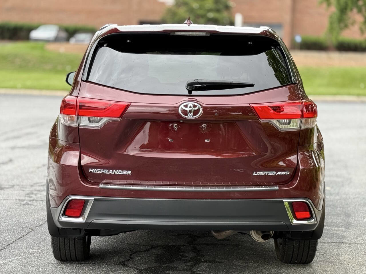 Used 2017 Toyota Highlander Limited Platinum AWD/4WD image 5