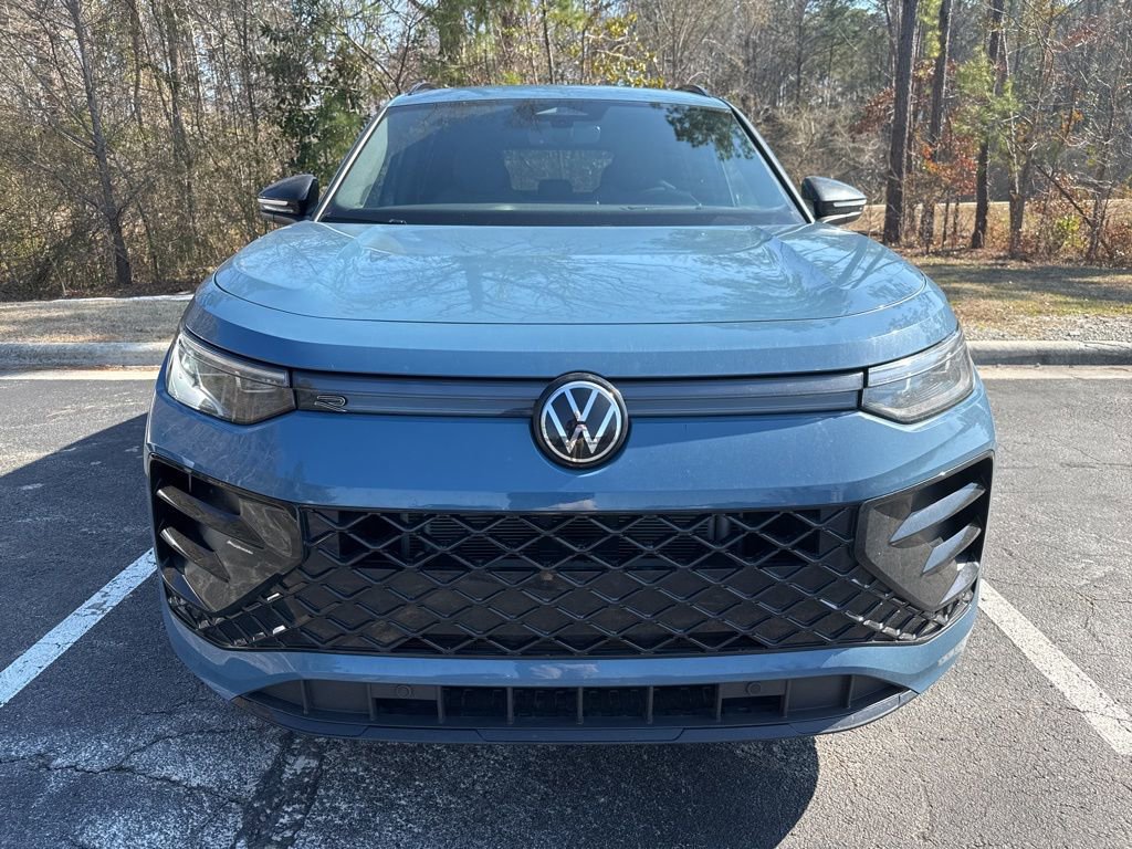 Used 2025 Volkswagen Tiguan SE R-Line image 7