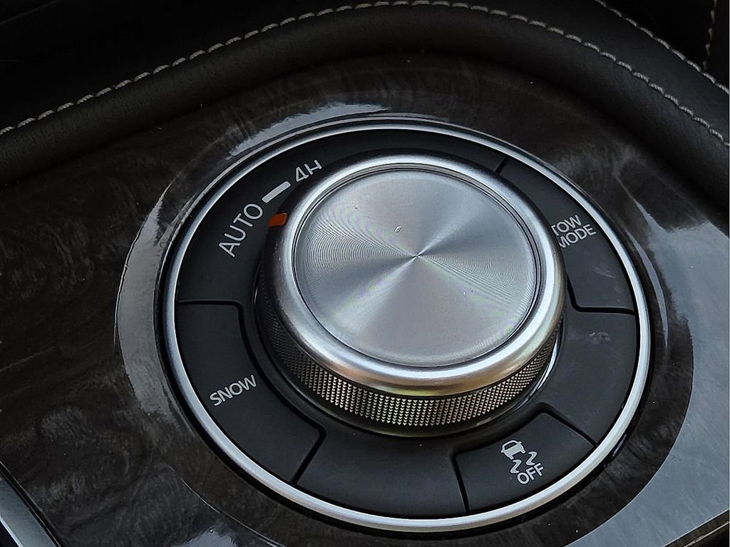 Used 2023 Nissan Armada Platinum w/ Captain's Chairs Package image 16