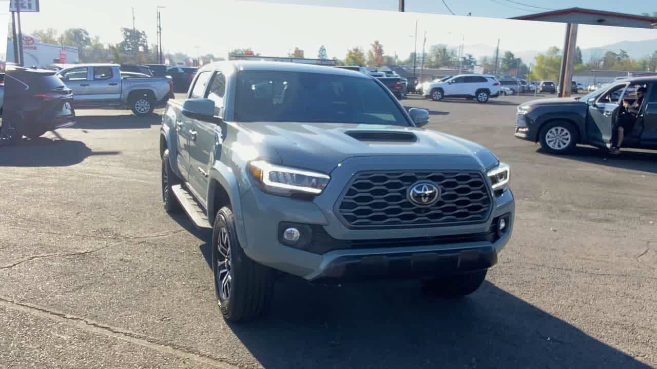 Certified 2023 Toyota Tacoma TRD Sport w/ TRD Premium Sport Package AWD/4WD image 4
