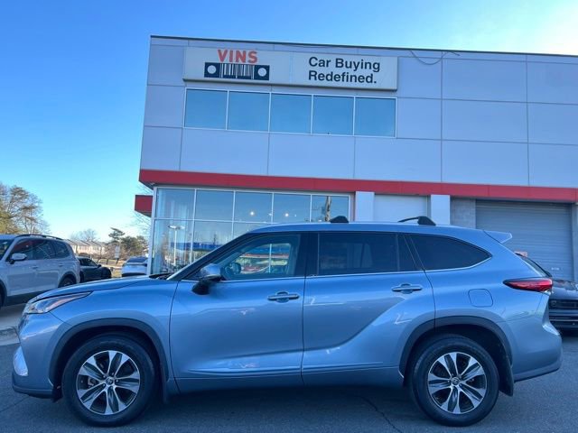 Used 2022 Toyota Highlander XLE image 10