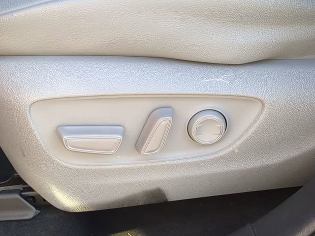 Used 2023 Toyota Highlander XLE image 24