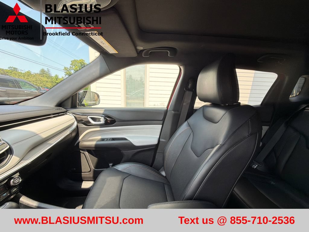 Used 2023 Jeep Compass Limited w/ Sun and Sound Group AWD/4WD image 32