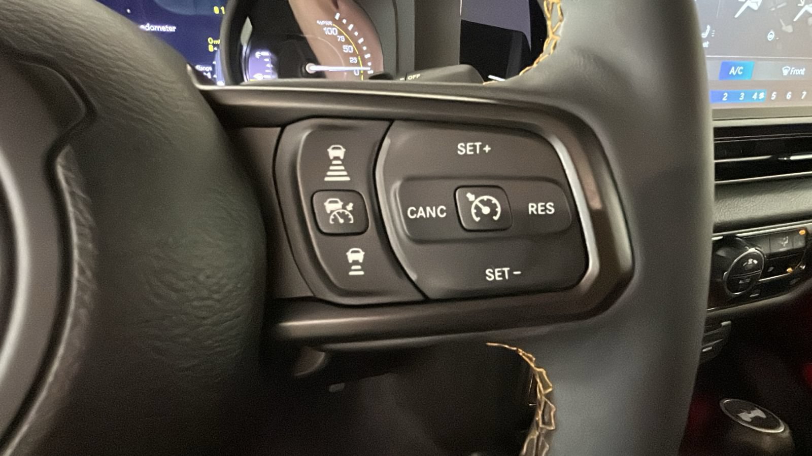 Used 2024 Jeep Wrangler Unlimited w/ Convenience Group AWD/4WD image 20