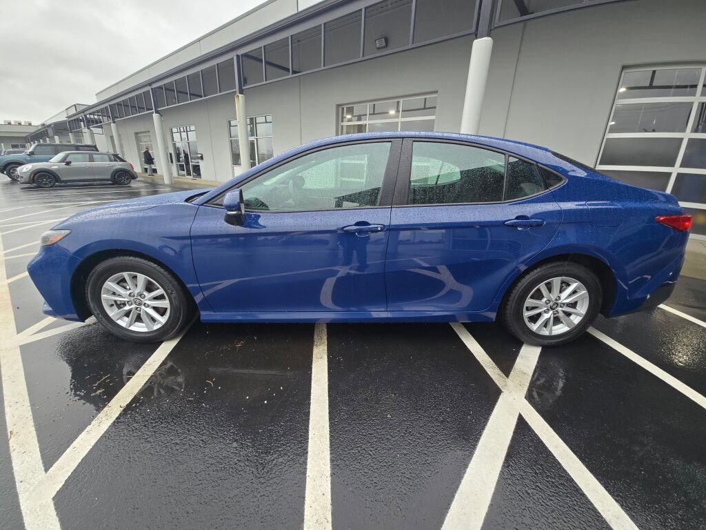 Used 2025 Toyota Camry LE image 8