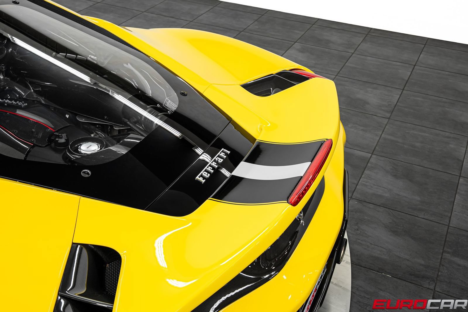 Used 2020 Ferrari 488 Pista Coupe RWD image 25